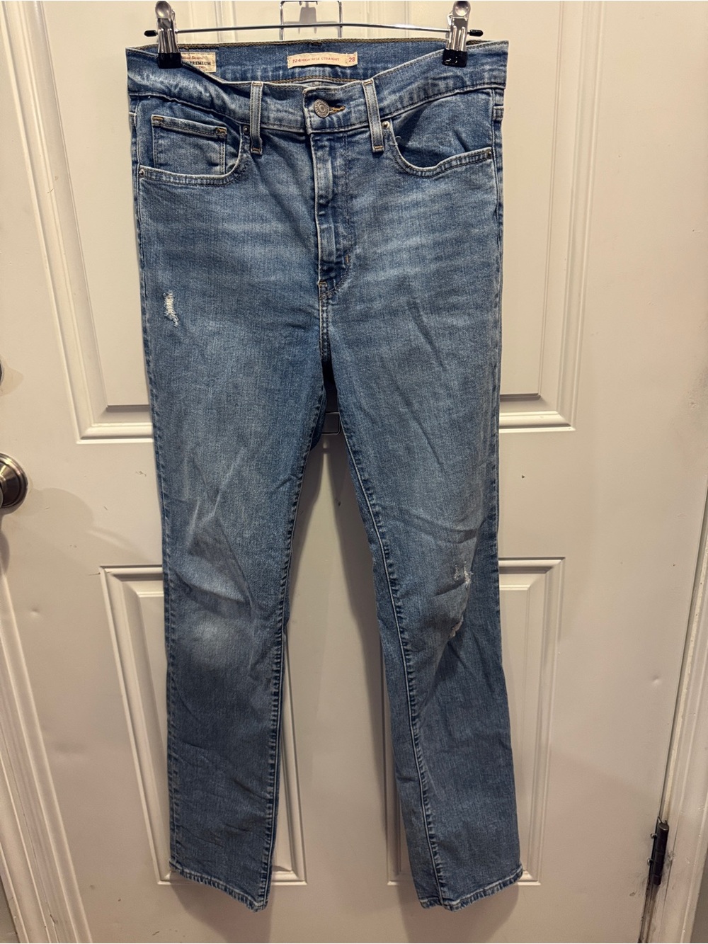 Levi’s Premium Italian Denim 724 High Rise Slim Straight Distressed Sz 28 $99.00
